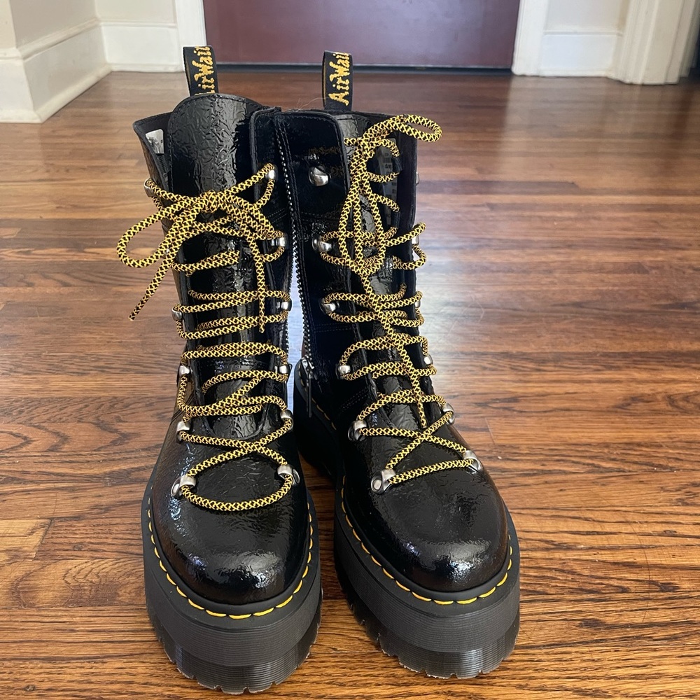 Platform AirWair Doc Martens Size 8